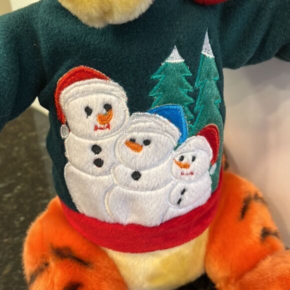 Disney Winnie the pooh Tiger Christmas snowman sweater plush Santa Hat - Picture 3 of 9